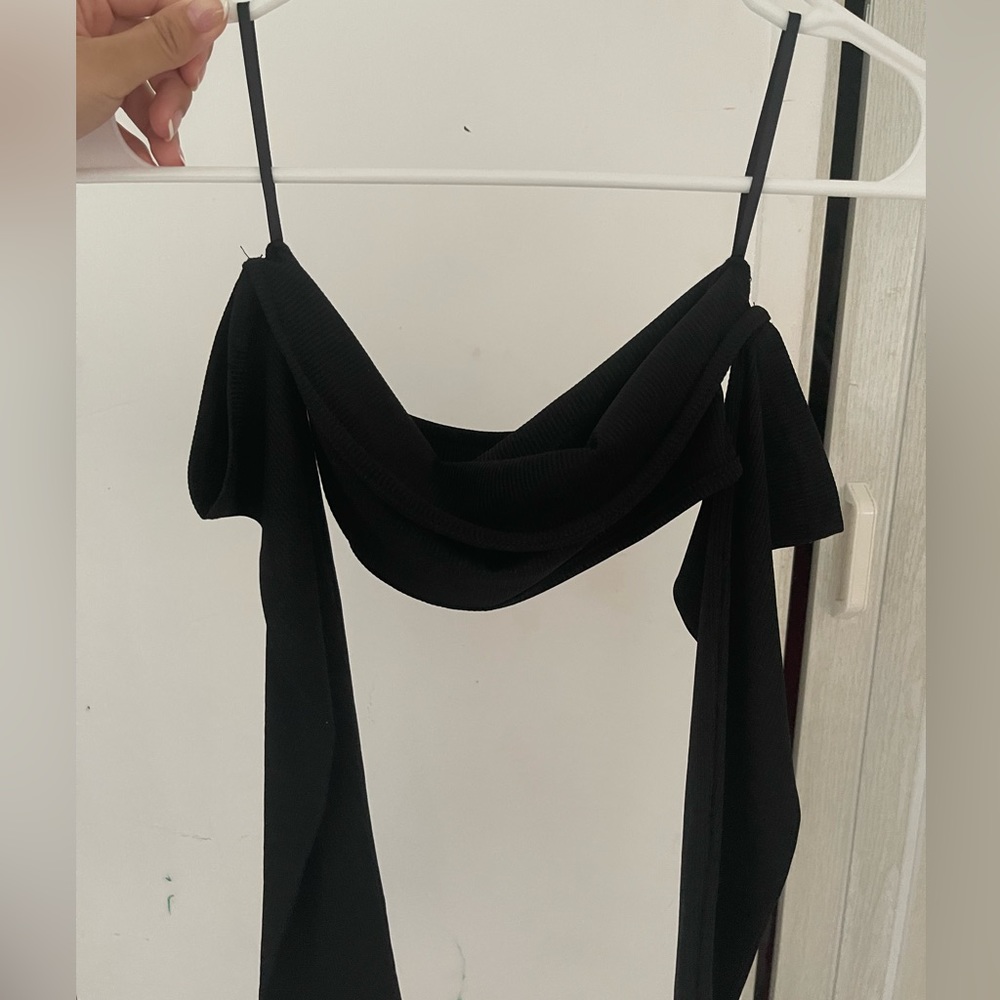 Sexy off the shoulder long sleeve black crop top. New